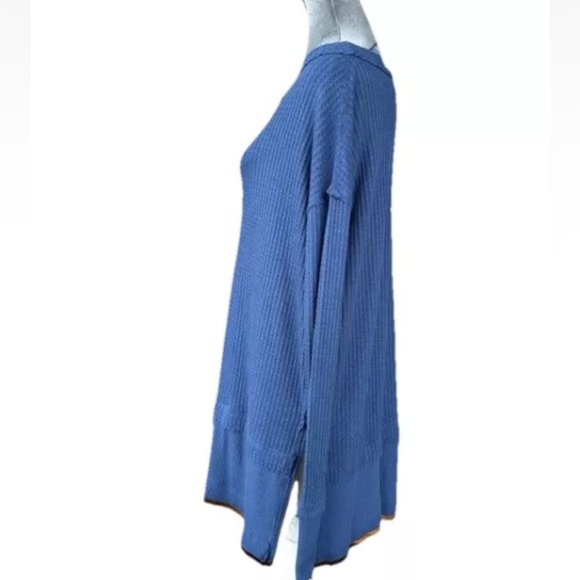 Free People We The Free Microphone Drop Long Sleeve Thermal in Blue Size XS - Picture 5 of 15